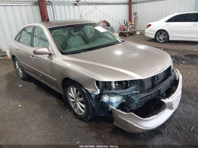 Salvage Hyundai Azera Image