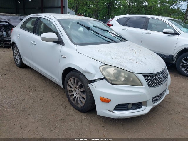 Salvage Suzuki Kizashi Image