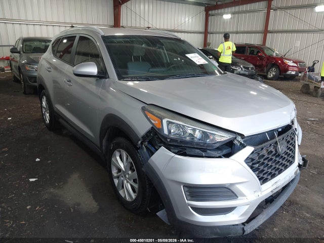 Salvage Hyundai TUCSON Image