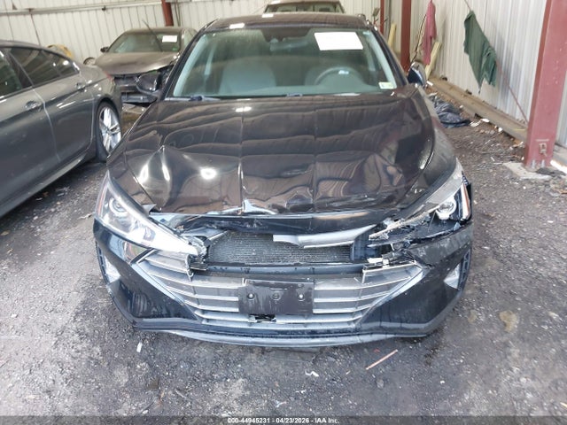 Hyundai ELANTRA Sel