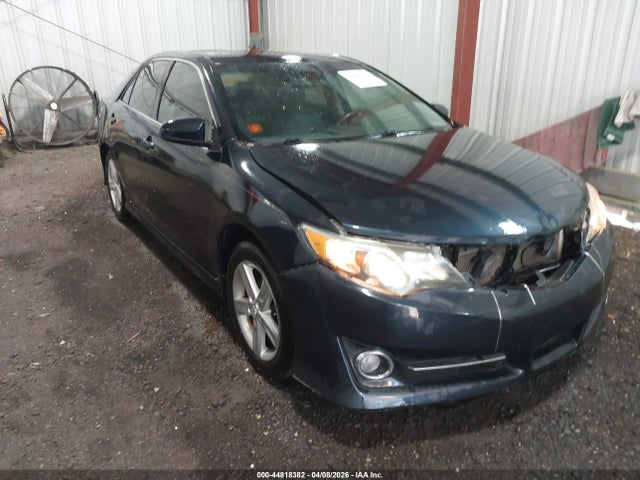 Salvage Toyota Camry Image