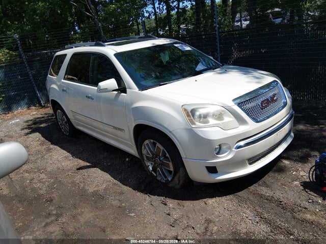 Salvage GMC Acadia Image