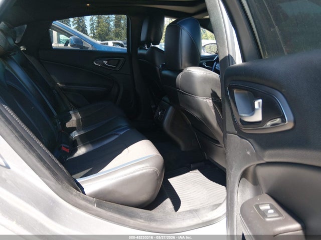 Chrysler 200 S
