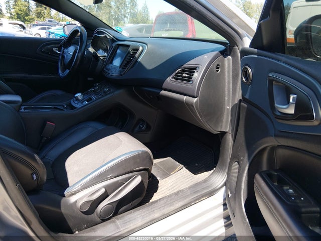 Chrysler 200 S