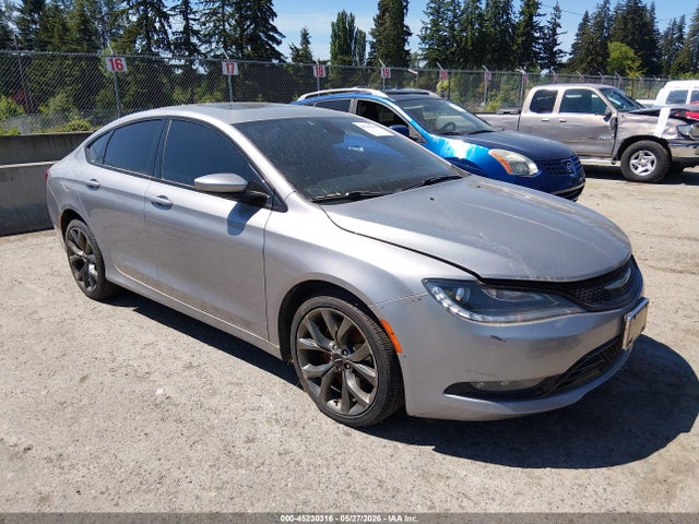 Salvage Chrysler 200 Image