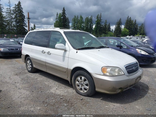 Salvage Kia Sedona Image