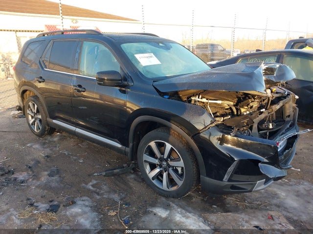Salvage Honda Pilot Image