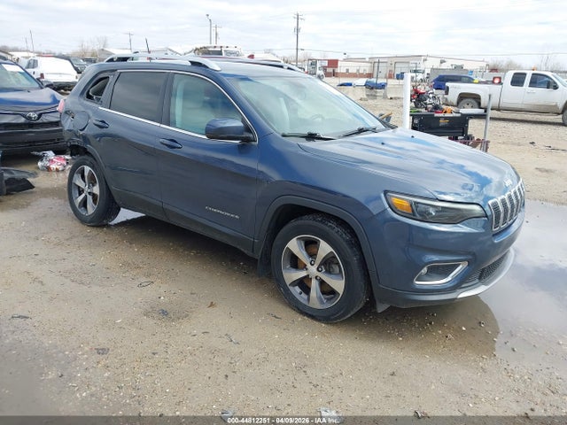 Salvage Jeep Cherokee Image