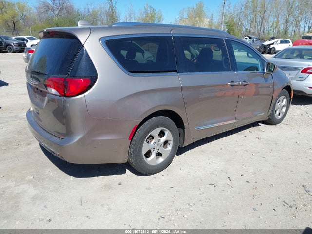 Chrysler Pacifica Touring-l Plus