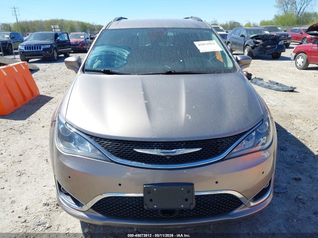 Chrysler Pacifica Touring-l Plus