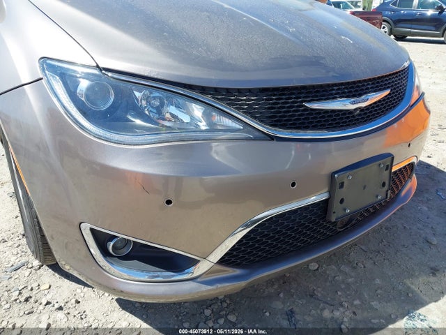 Chrysler Pacifica Touring-l Plus