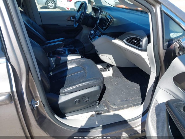 Chrysler Pacifica Touring-l Plus