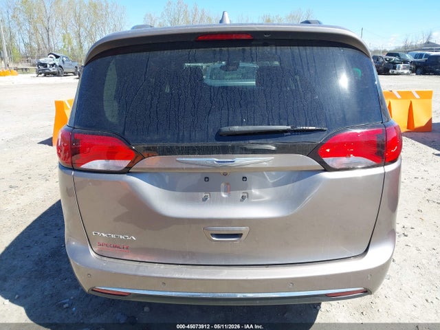 Chrysler Pacifica Touring-l Plus
