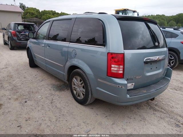 Chrysler Town & Country Limited
