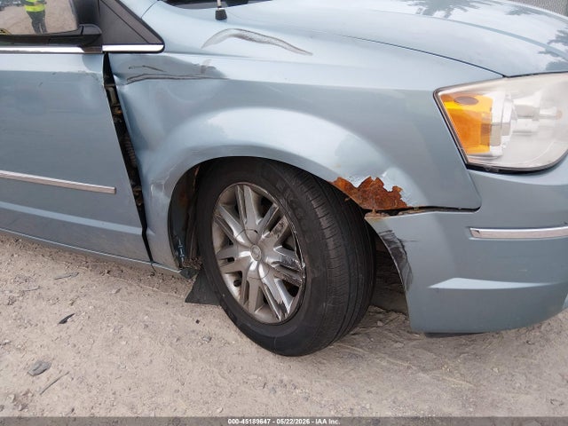 Chrysler Town & Country Limited