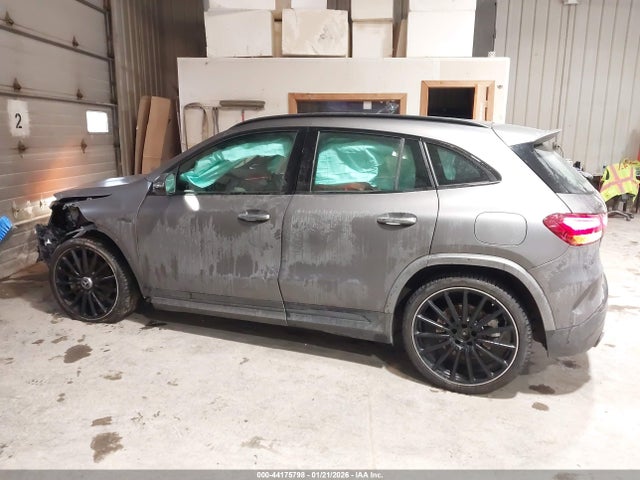 Mercedes-Benz GLA 4matic