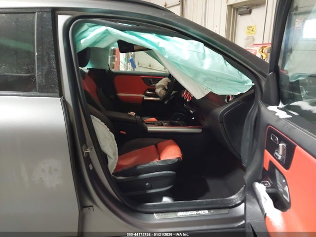Mercedes-Benz GLA 4matic