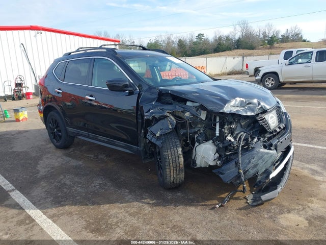Salvage Nissan Rogue Image