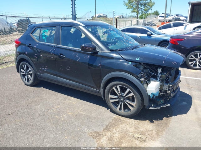 Salvage Nissan Kicks Image