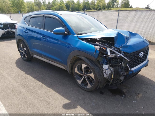 Salvage Hyundai TUCSON Image