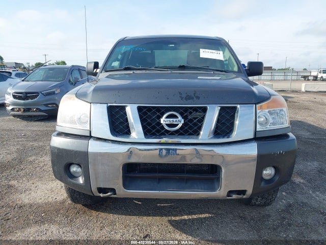 Nissan Titan Sv