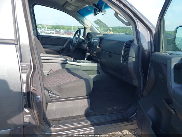 Nissan Titan Sv