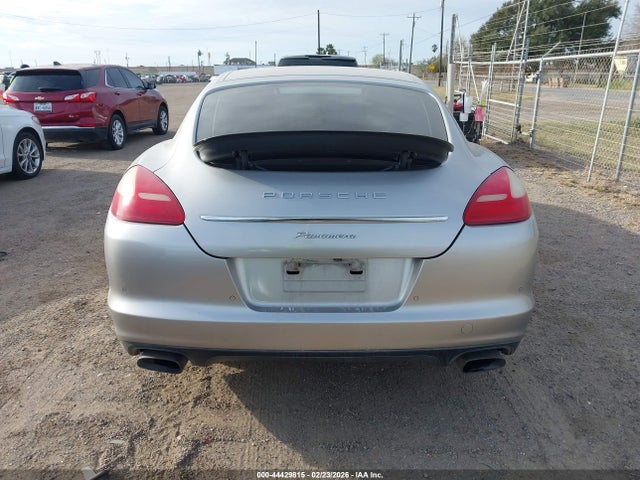Porsche Panamera 4