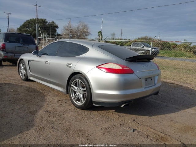 Porsche Panamera 4