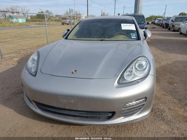 Porsche Panamera 4