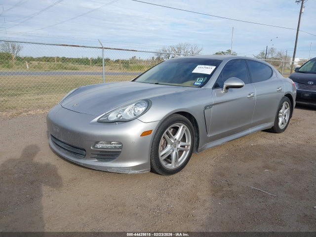 Porsche Panamera 4