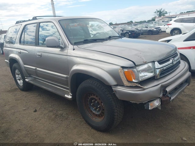 Salvage Toyota 4Runner Image