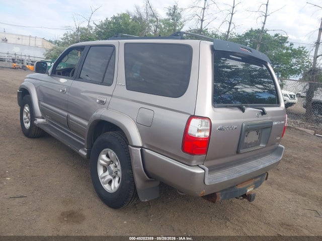 Toyota 4Runner Limited V6
