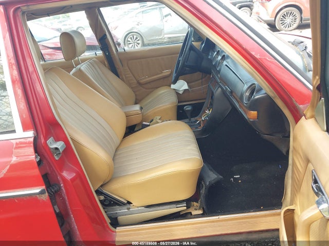 Mercedes-Benz 300 Dt