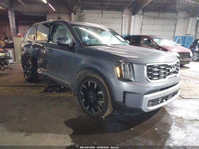 Salvage Kia Telluride Image