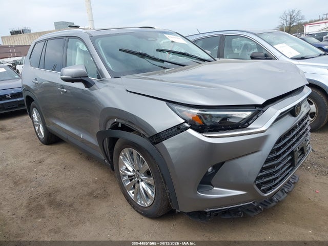 Salvage Toyota Grand Highlander Image