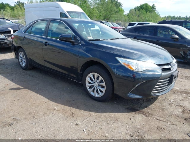 Salvage Toyota Camry Image