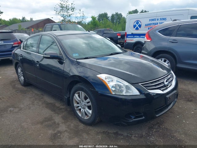 Salvage Nissan Altima Image