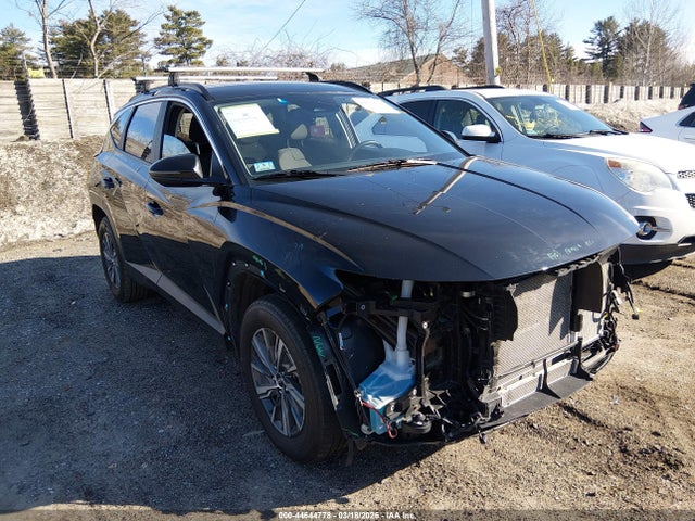 Salvage Hyundai TUCSON Image