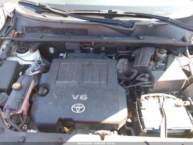 Toyota RAV4 Limited V6