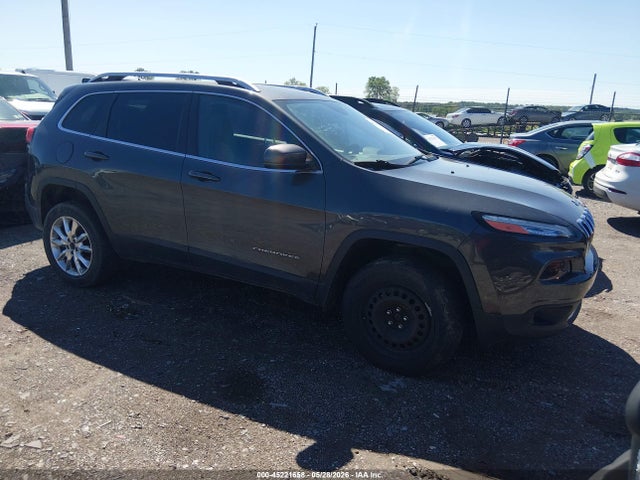 Salvage Jeep Cherokee Image