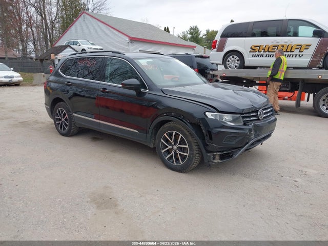 Salvage Volkswagen Tiguan Image