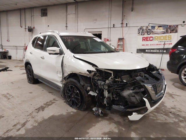 Salvage Nissan Rogue Image