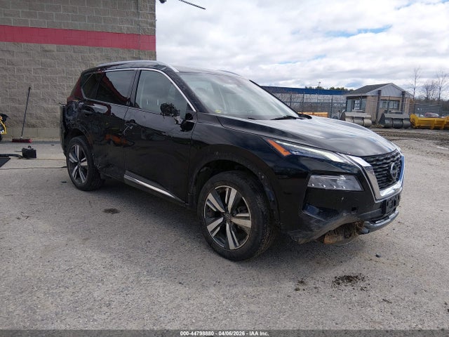 Salvage Nissan Rogue Image