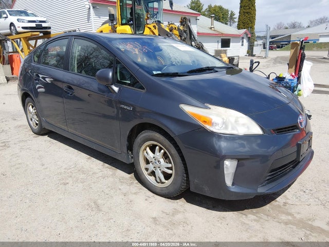 Salvage Toyota Prius Image