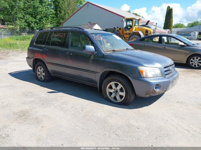 Salvage Toyota Highlander Image
