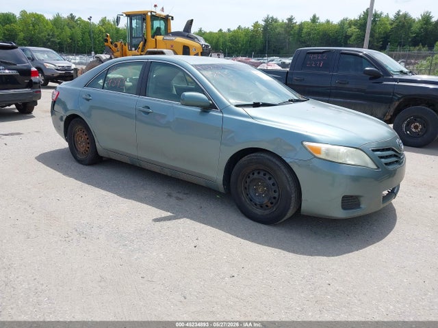 Salvage Toyota Camry Image