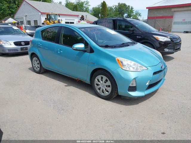 Salvage Toyota Prius c Image