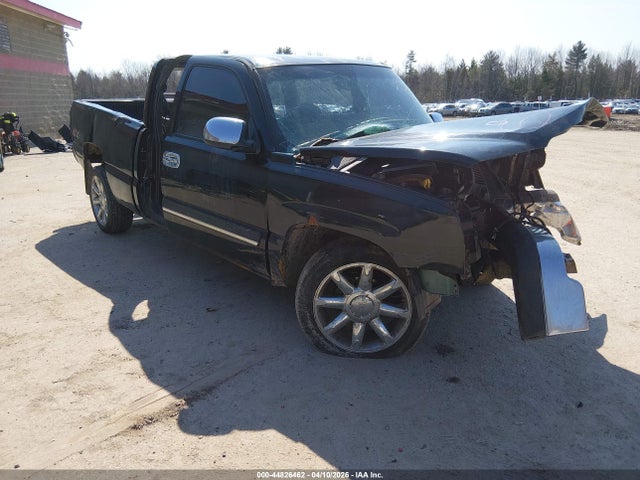 Salvage Chevrolet Silverado 1500 Image