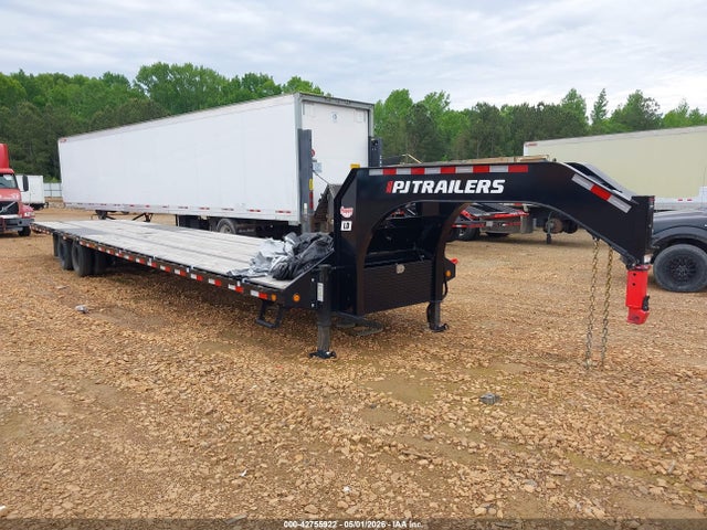 Salvage Pj Trailers Gooseneck Image