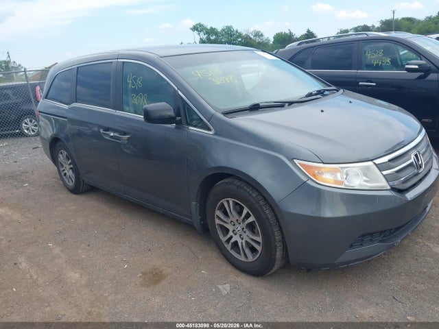 Salvage Honda Odyssey Image